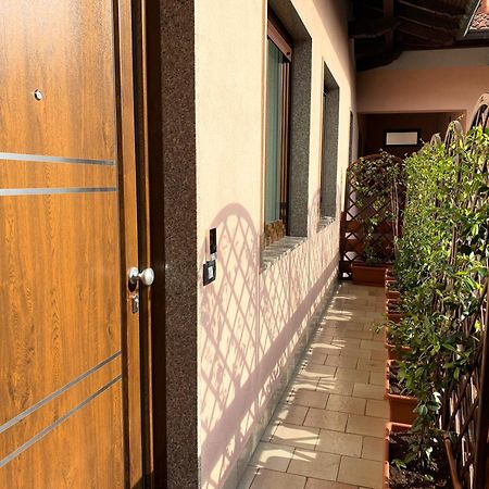 Jasmine Malpensa & Busto Center Apartment บุสโตอาร์ซีซีโอ ภายนอก รูปภาพ