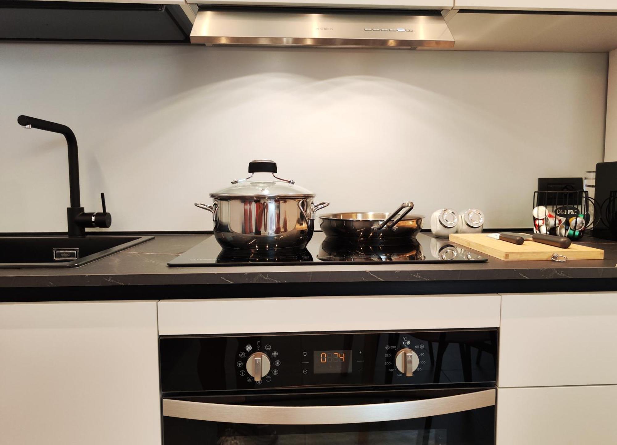 Jasmine Malpensa & Busto Center Apartment บุสโตอาร์ซีซีโอ ภายนอก รูปภาพ