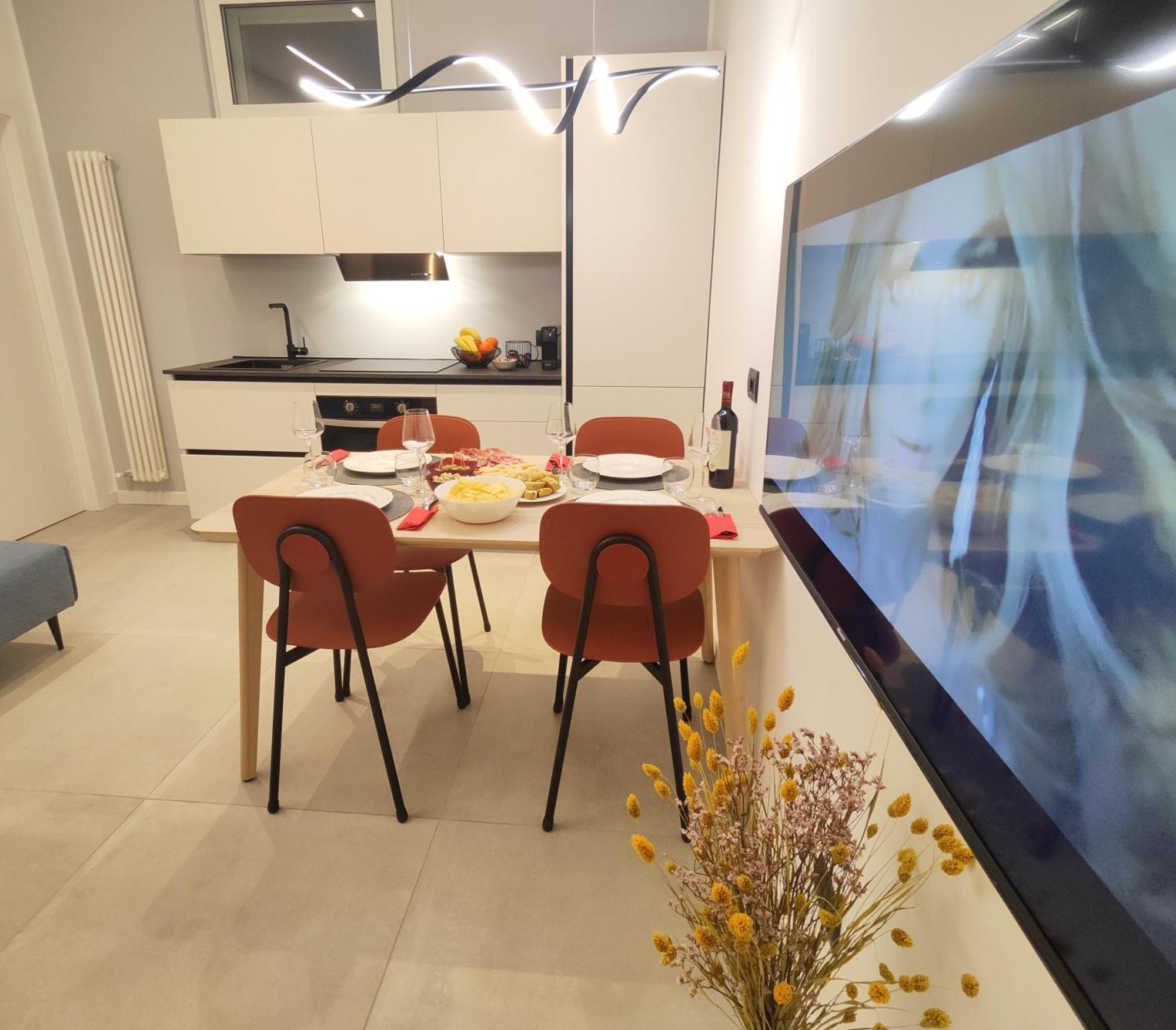 Jasmine Malpensa & Busto Center Apartment บุสโตอาร์ซีซีโอ ภายนอก รูปภาพ